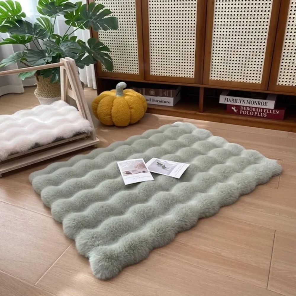 Catvera Faux Fur Pet Mat