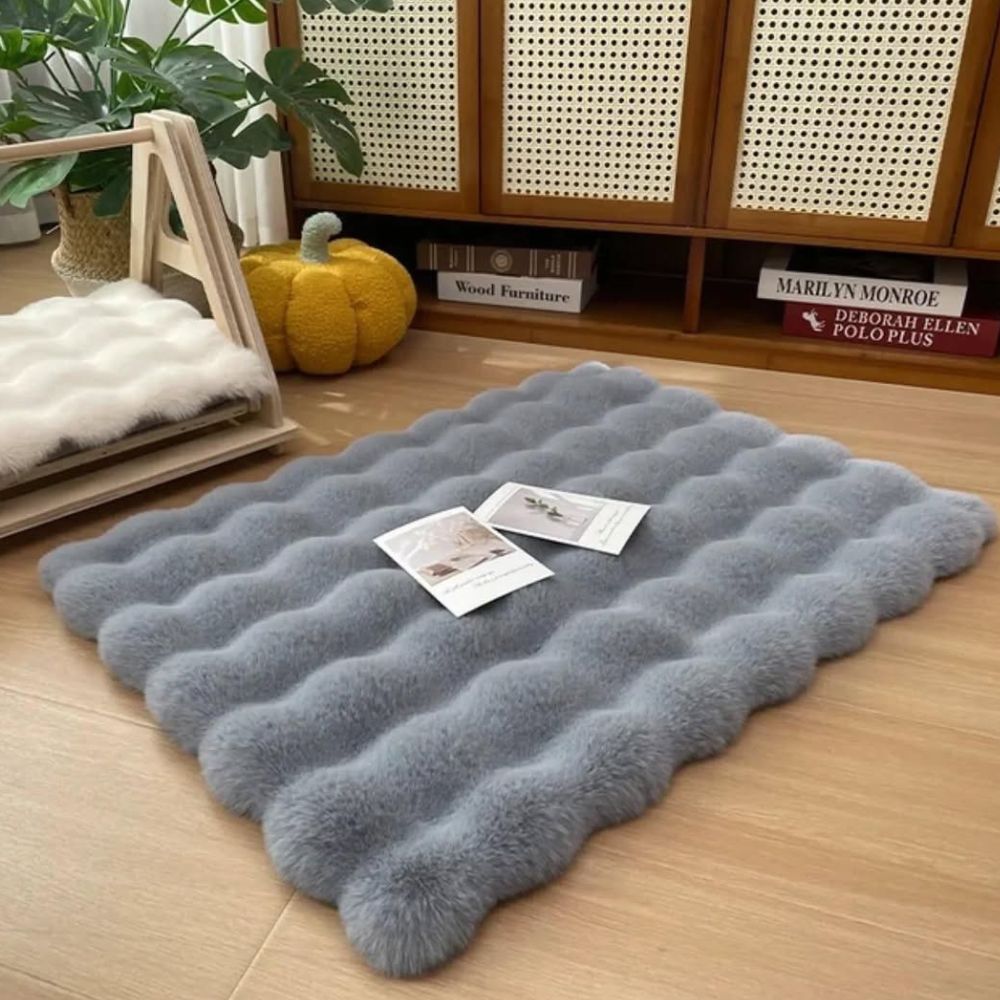 Catvera Faux Fur Pet Mat