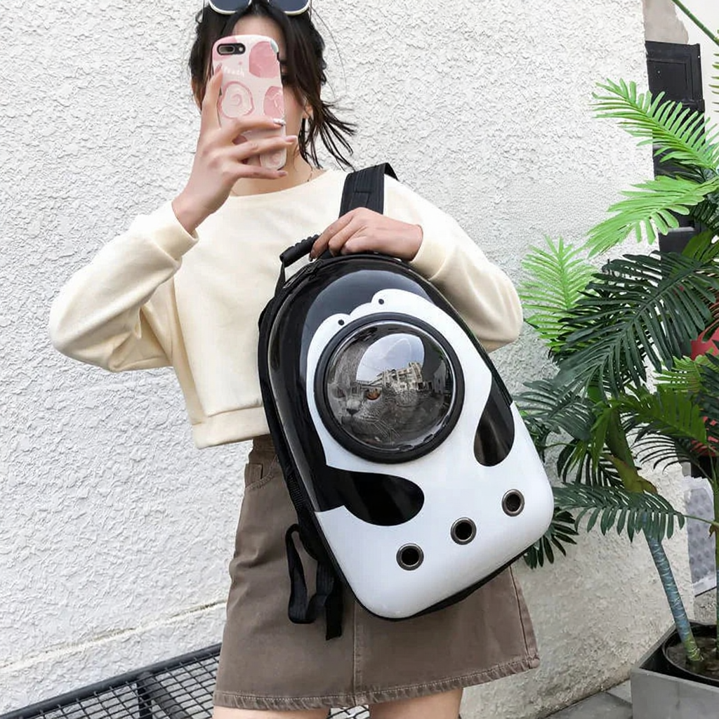Astronaut Bubble Window Pet Travel Backpack - Image 4|||PROMPT|||Cleaned image. Original analysis: Found 1 brand name/logo printed on the backpack product itself
