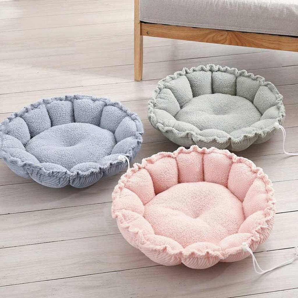 Catvera Adjustable Petal Cat Bed - Image 4|||PROMPT|||Cleaned image. Original analysis: Found 1 watermark: 'MEWCATS' text overlay in white in the top left corner