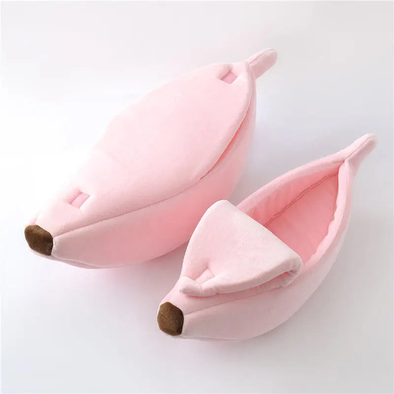 Catvera Banana Shaped Cat Bed - Image 7|||PROMPT|||Original clean product image