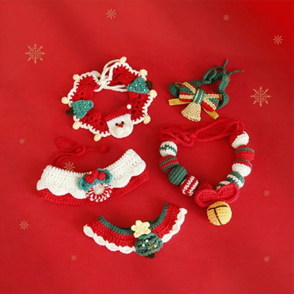 Catvera Christmas Holiday Cat Collar - Image 25|||PROMPT|||Cleaned image. Original analysis: found 1 brand name watermark at the top of the image