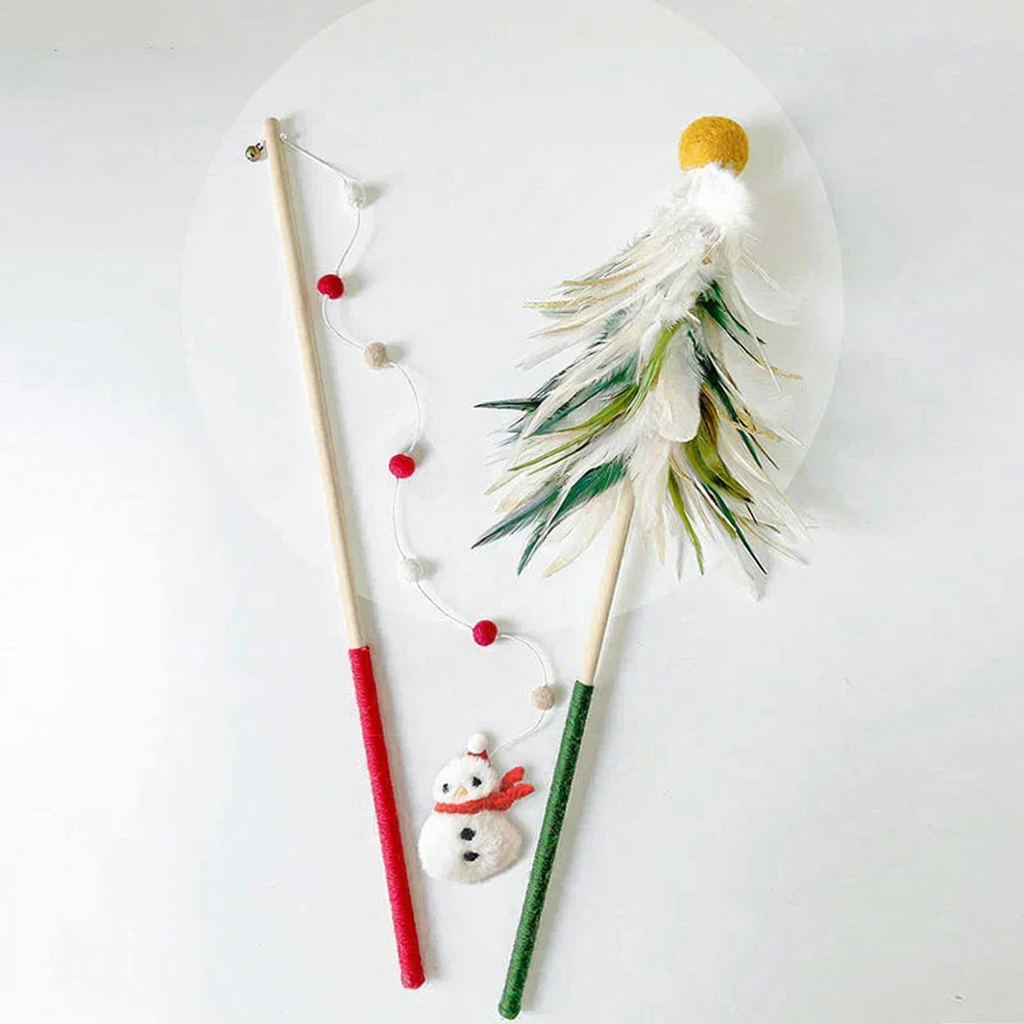 Catvera Christmas Holiday Feather Teaser Wand - Image 4|||PROMPT|||Cleaned image. Original analysis: found 1 watermark text overlay in the top left corner