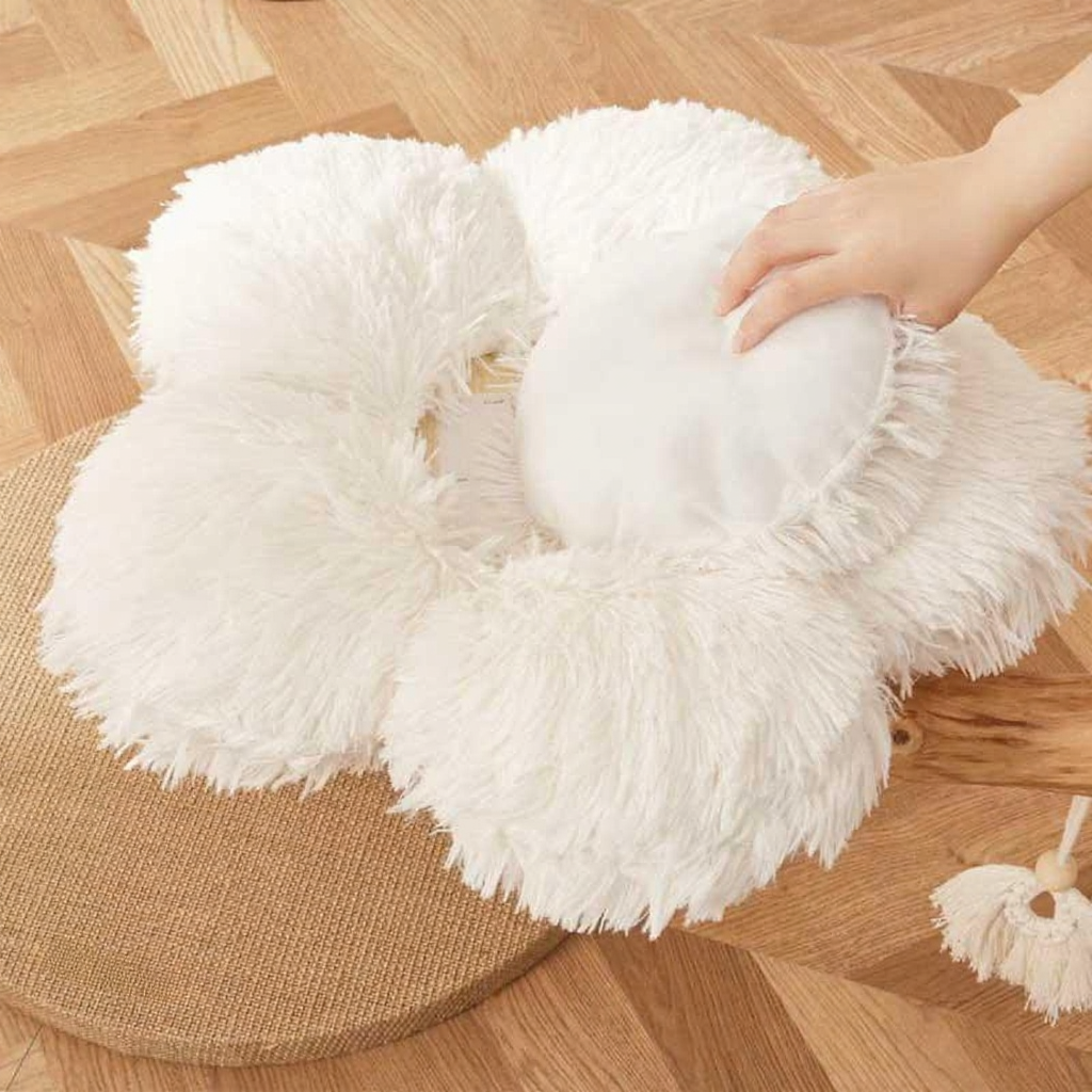 Catvera Cloudy Flower Cat Tree - Image 10|||PROMPT|||Cleaned image. Original analysis: Found 1 brand name watermark on the product - 'Pinkestraw' text visible on the tan/beige mat/base at the bottom left of the image