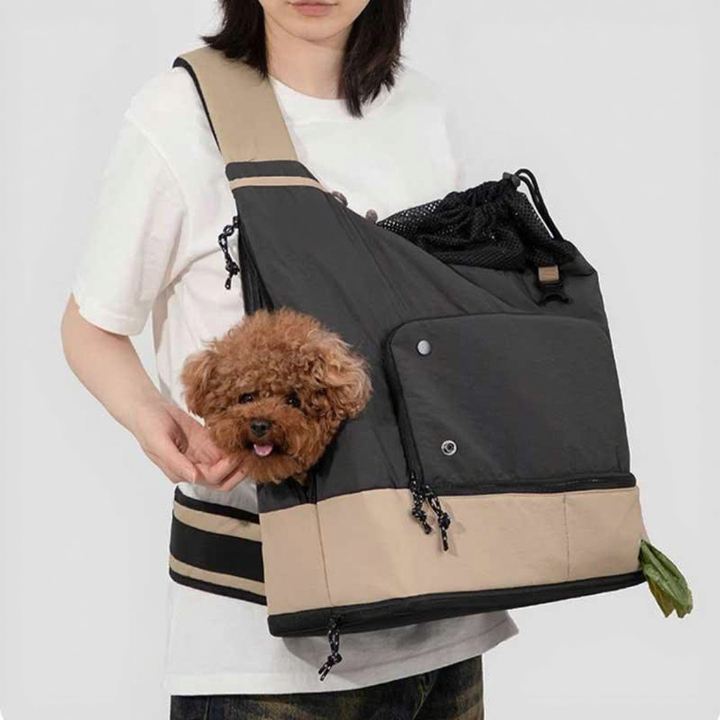 Catvera Front Facing Cat Carrier Backpack - Image 10|||PROMPT|||Cleaned image. Original analysis: Found 1 brand name label on the pet carrier bag