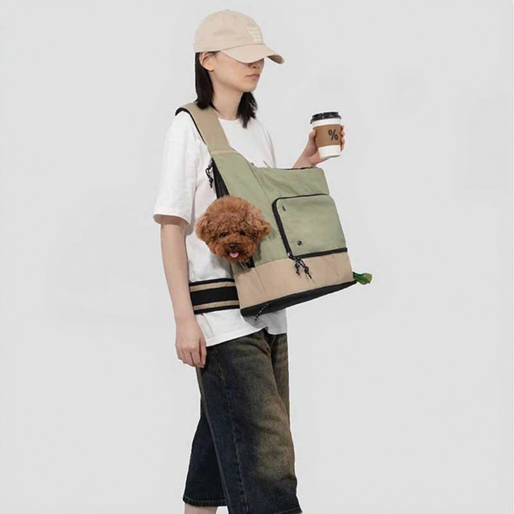 Catvera Front Facing Cat Carrier Backpack - Image 11|||PROMPT|||Cleaned image. Original analysis: Found 1 brand name label on the pet carrier bag itself
