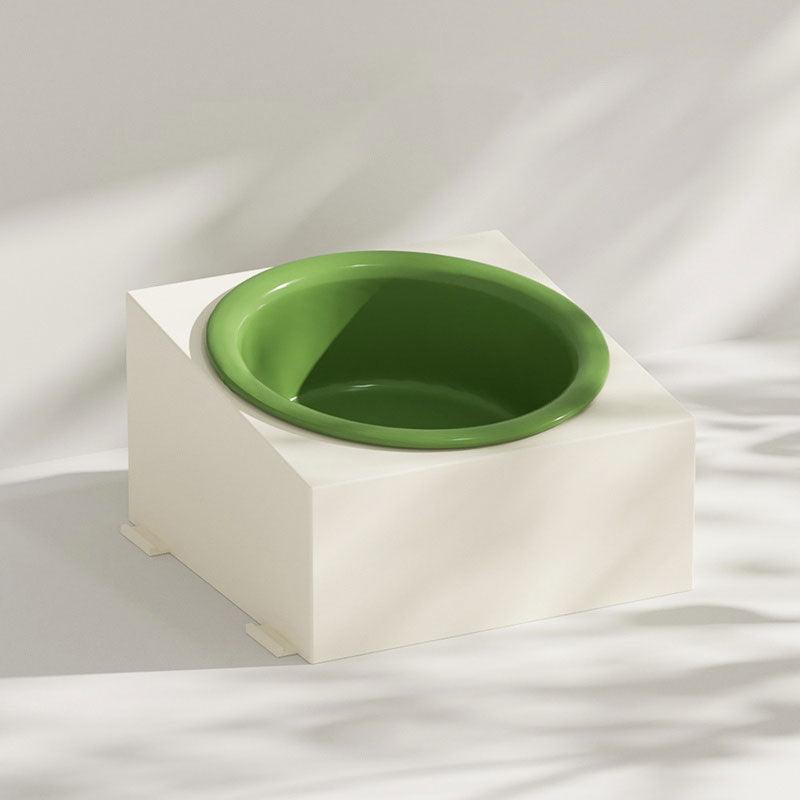 Catvera Record Player Cat Water Fountain - Image 3|||PROMPT|||Original clean product image