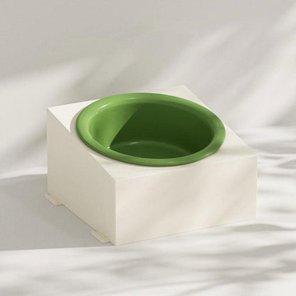 Catvera Record Player Cat Water Fountain - Image 3|||PROMPT|||Original clean product image