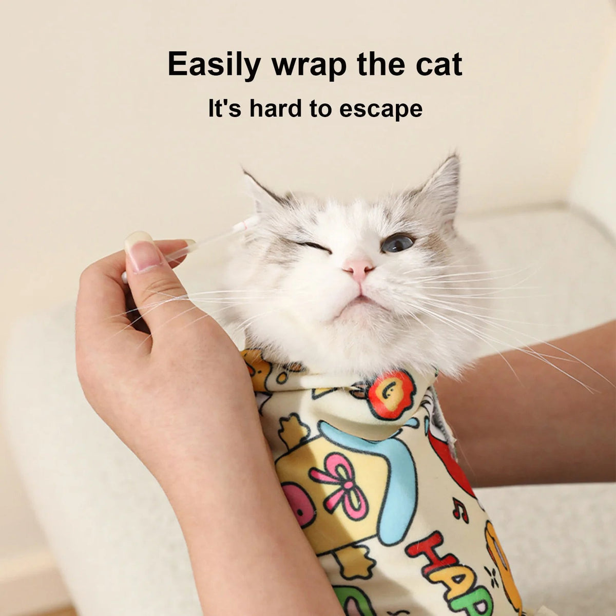 Catvera Self-Adherent Cat Grooming Wrap - Image 2|||PROMPT|||Original clean product image