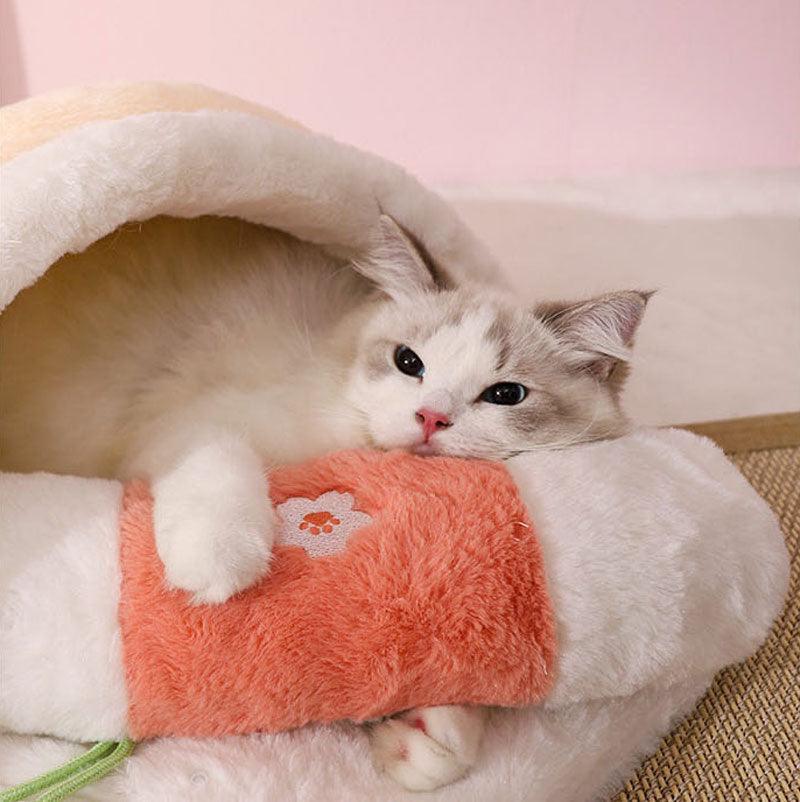 Catvera Self-Warming Cave Cat Bed - Image 3|||PROMPT|||Original clean product image