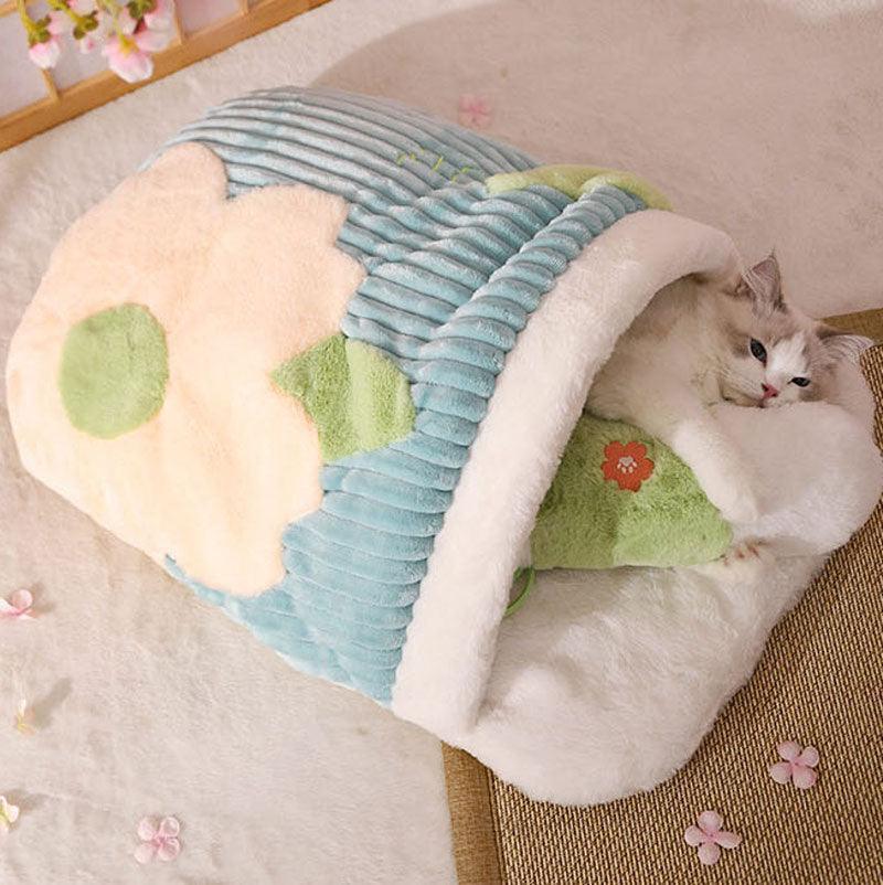 Catvera Self-Warming Cave Cat Bed - Image 6|||PROMPT|||Original clean product image