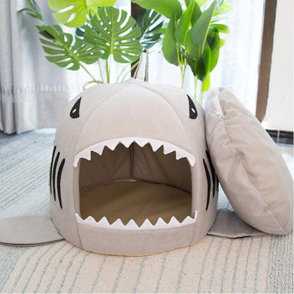 Catvera Shark Cave Cat Bed - Image 3|||PROMPT|||Original clean product image