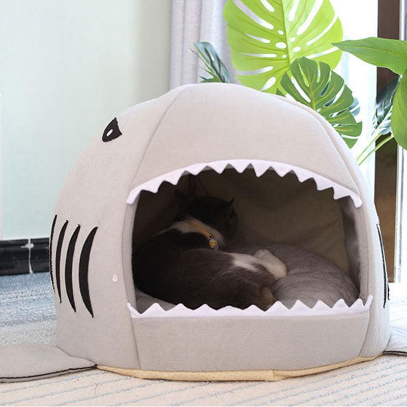 Catvera Shark Cave Cat Bed - Image 4|||PROMPT|||Original clean product image