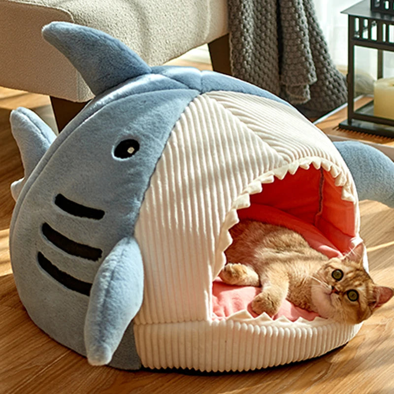 Catvera Shark Cave Pet Bed - Image 2|||PROMPT|||Original clean product image