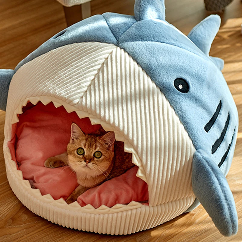 Catvera Shark Cave Pet Bed - Image 4|||PROMPT|||Original clean product image