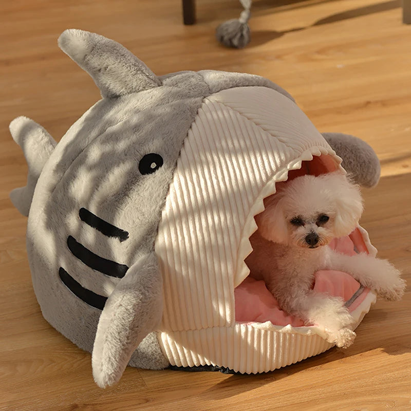 Catvera Shark Cave Pet Bed - Image 5|||PROMPT|||Original clean product image
