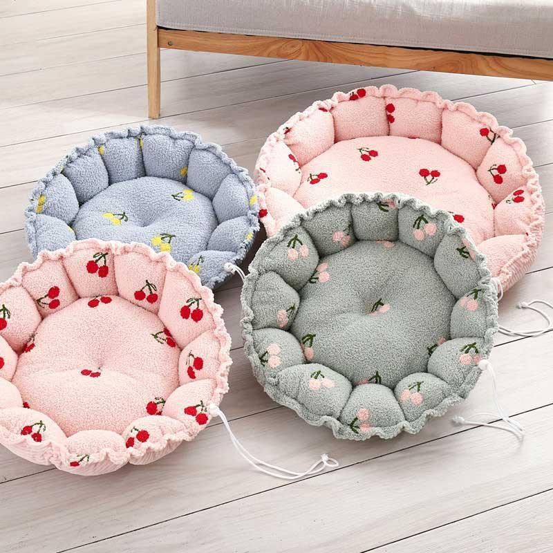 Catvera Transformable Coral Velvet Cat Bed - Image 7|||PROMPT|||Original clean product image