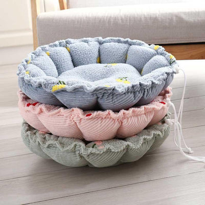 Catvera Transformable Coral Velvet Cat Bed - Image 8|||PROMPT|||Original clean product image