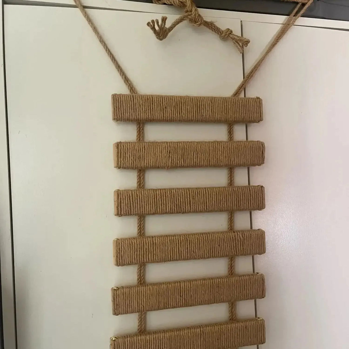 Catvera Wooden Cat Wall Climbing Ladder - Image 6|||PROMPT|||Original clean product image